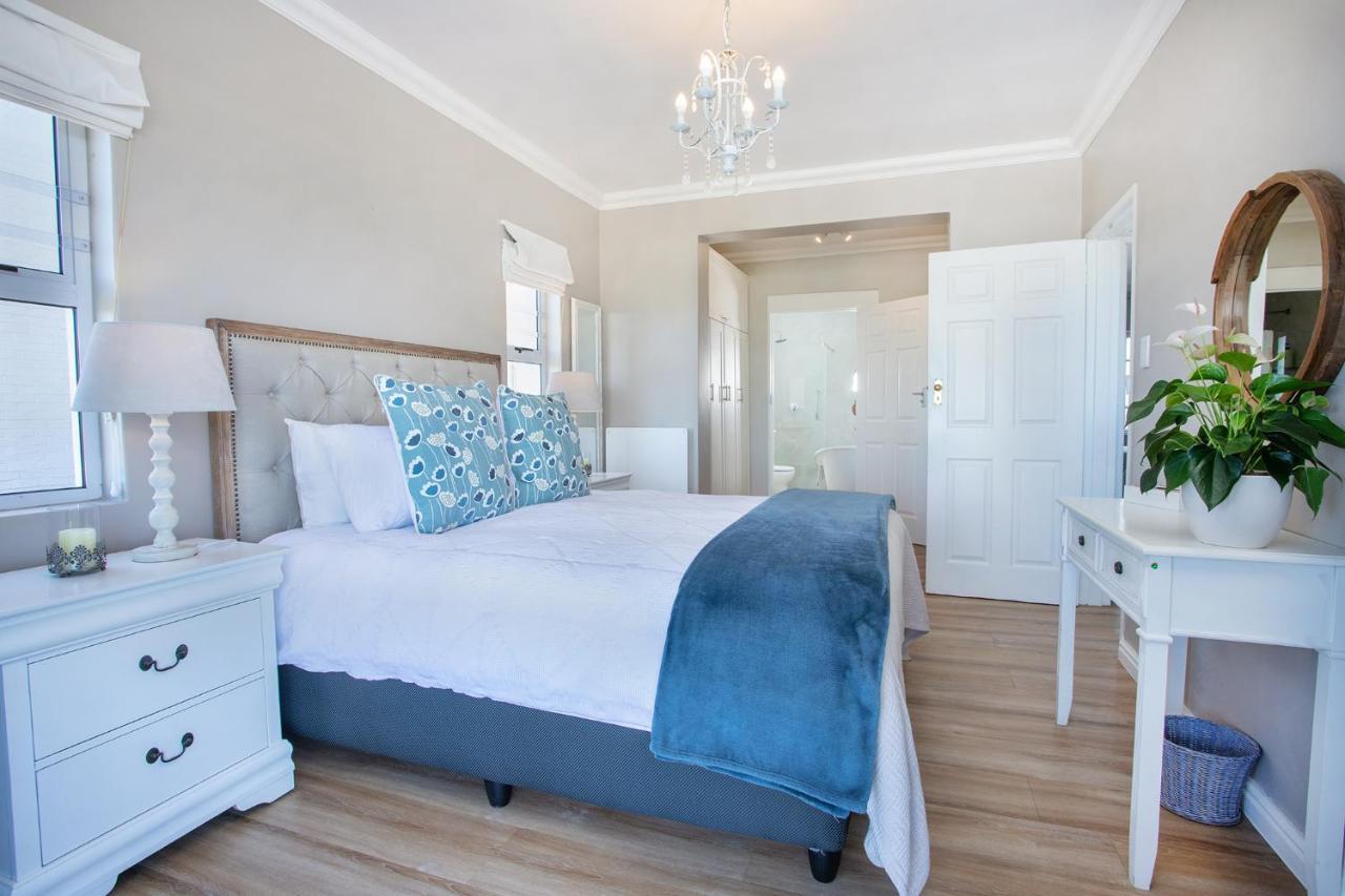 Seapearl Oceanfront Villa And Cottage Hermanus Bagian luar foto